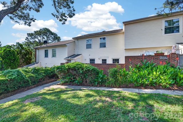 8904 Hunter Ridge Drive, Charlotte, NC 28226