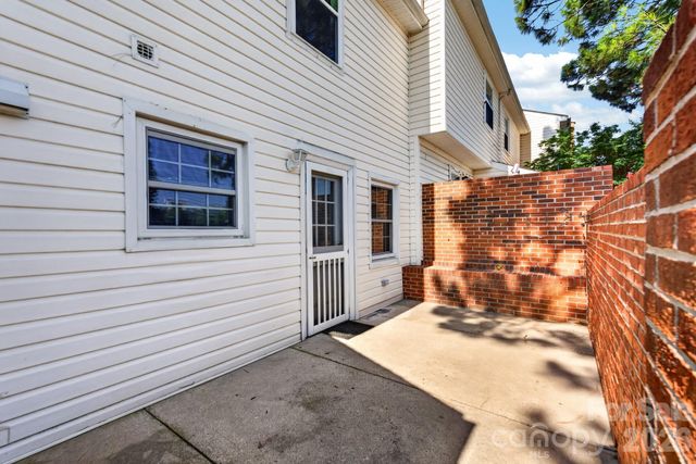 8904 Hunter Ridge Drive, Charlotte, NC 28226