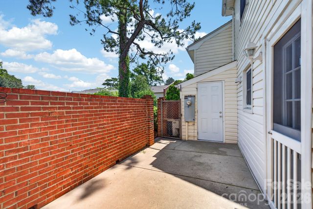 8904 Hunter Ridge Drive, Charlotte, NC 28226