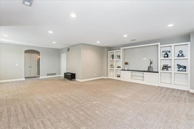 1401 N Shadow Rock Dr, Andover, KS 67002