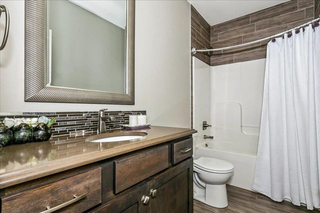 1401 N Shadow Rock Dr, Andover, KS 67002