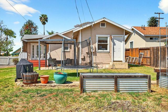 211 W 9th Ave, Escondido, CA 92025