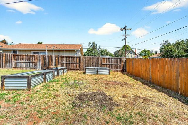 211 W 9th Ave, Escondido, CA 92025