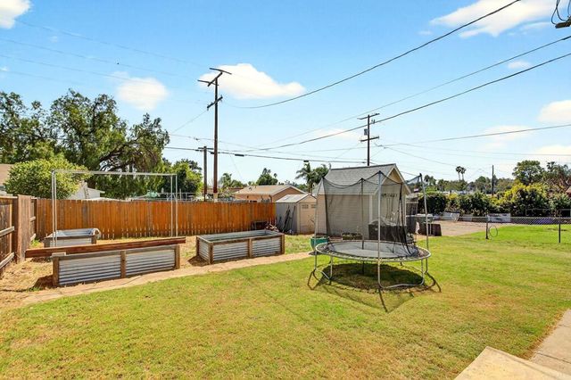 211 W 9th Ave, Escondido, CA 92025