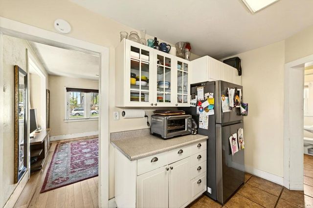 211 W 9th Ave, Escondido, CA 92025