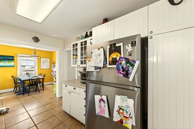 211 W 9th Ave, Escondido, CA 92025