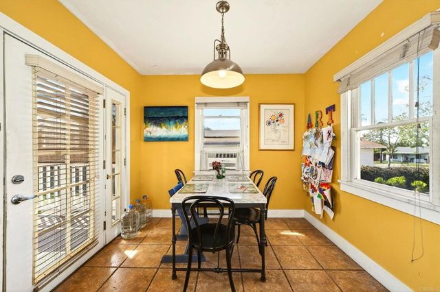 211 W 9th Ave, Escondido, CA 92025