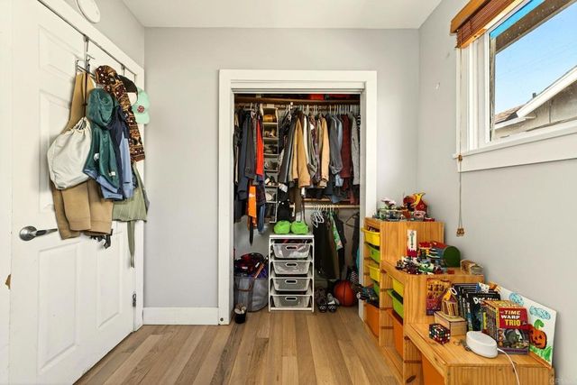 211 W 9th Ave, Escondido, CA 92025