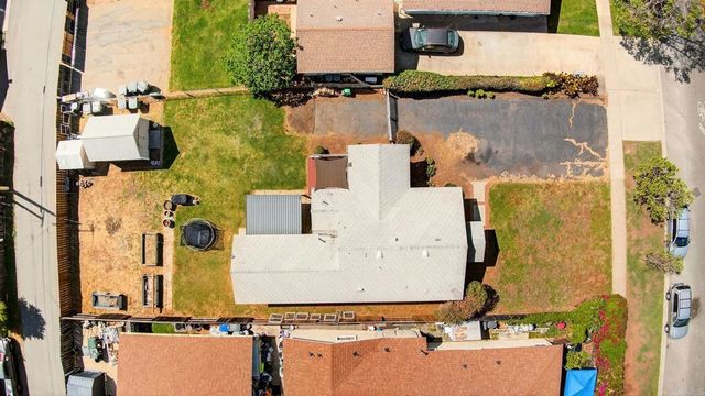 211 W 9th Ave, Escondido, CA 92025