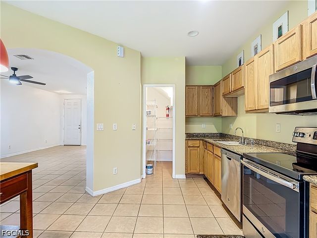 10043 Salina ST, Fort Myers, FL 33905