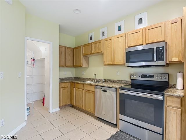 10043 Salina ST, Fort Myers, FL 33905