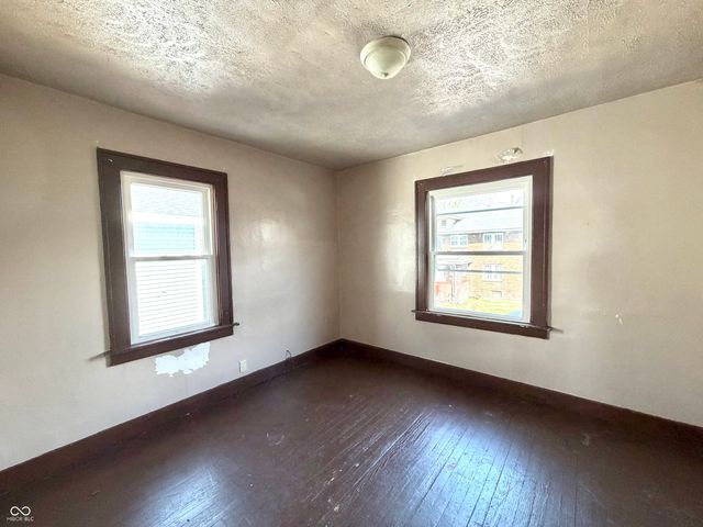 1121 E 30th Street, Anderson, IN 46016