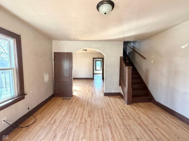 1121 E 30th Street, Anderson, IN 46016