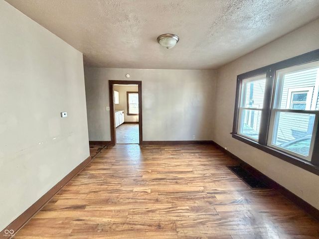 1121 E 30th Street, Anderson, IN 46016