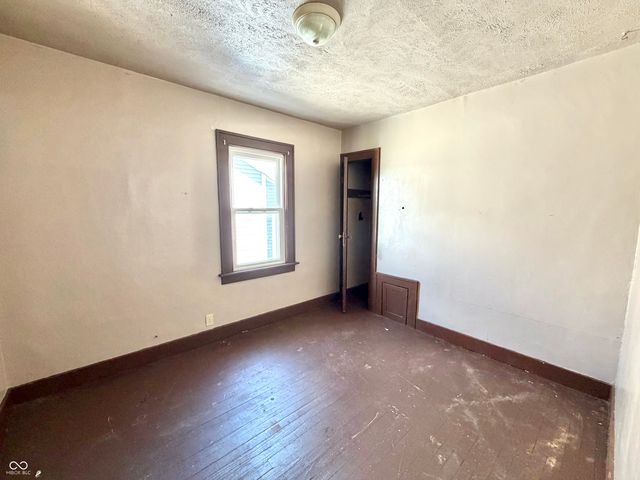 1121 E 30th Street, Anderson, IN 46016