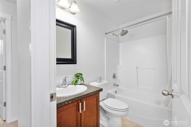 1658 NE Cascara Court, Poulsbo, WA 98370