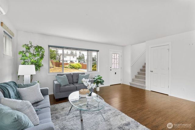 1658 NE Cascara Court, Poulsbo, WA 98370