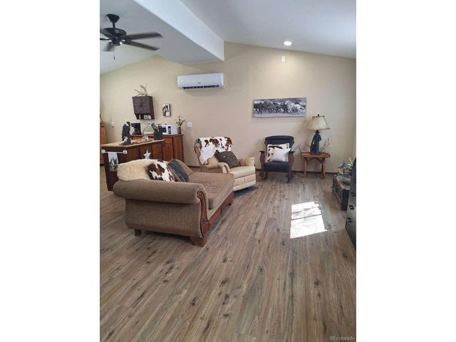 895 B St, Penrose, CO 81240