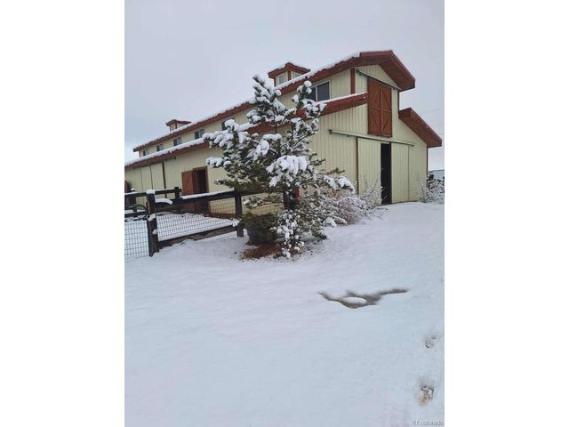 895 B St, Penrose, CO 81240