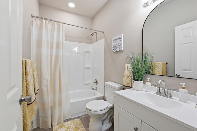 1406 Bonvillain St, Houma, LA 70360