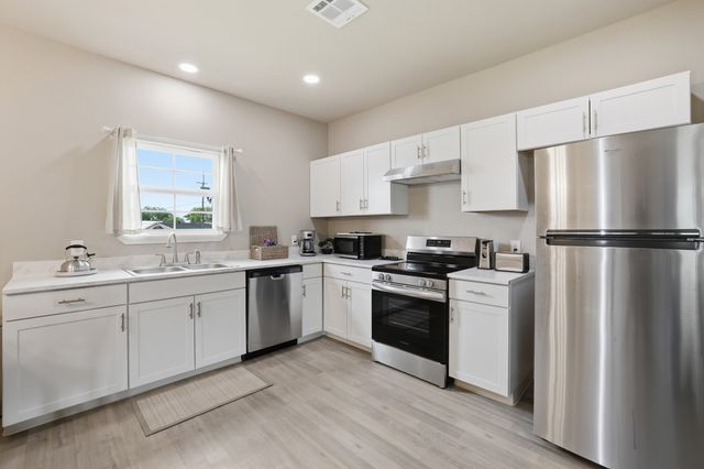 1406 Bonvillain St, Houma, LA 70360