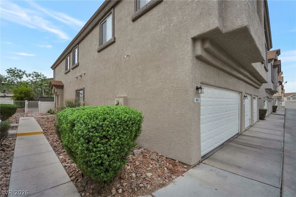 6388 Extreme Shear Avenue 103, Henderson, NV 89011 — photo 4