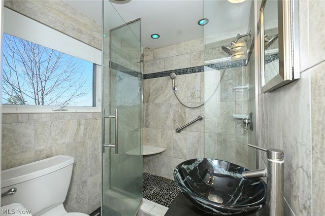 3748 E Royalton Road, Brecksville, OH 44141