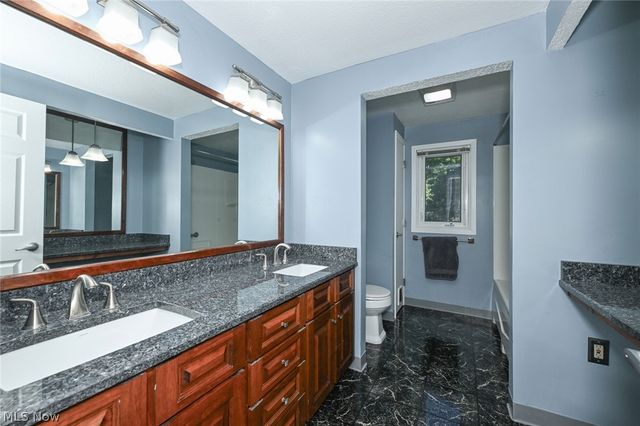 3748 E Royalton Road, Brecksville, OH 44141