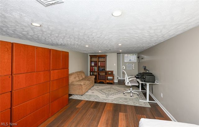 3748 E Royalton Road, Brecksville, OH 44141