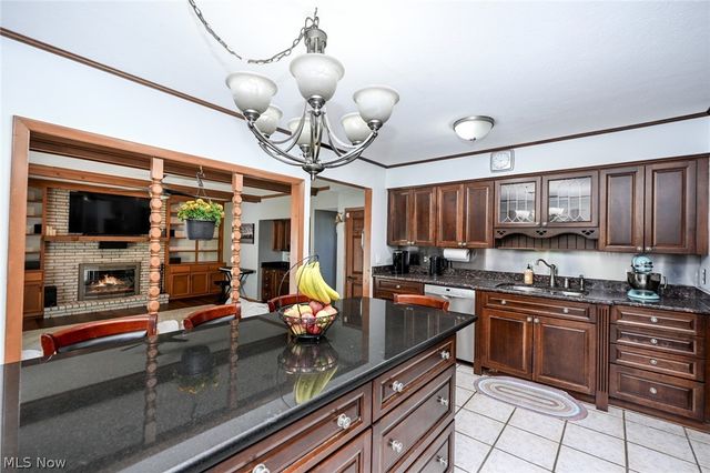 3748 E Royalton Road, Brecksville, OH 44141