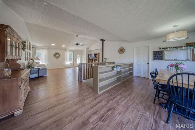 17025 Lariat Lane, Dixon, MO 65459