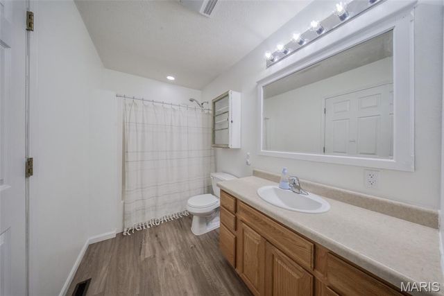 17025 Lariat Lane, Dixon, MO 65459