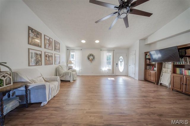 17025 Lariat Lane, Dixon, MO 65459