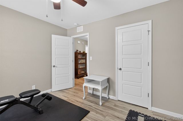 1955 E 136th Street S, Glenpool, OK 74033