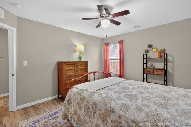 1955 E 136th Street S, Glenpool, OK 74033