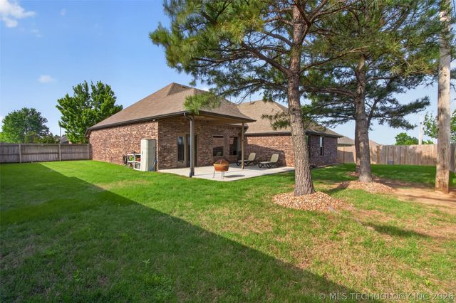 1955 E 136th Street S, Glenpool, OK 74033