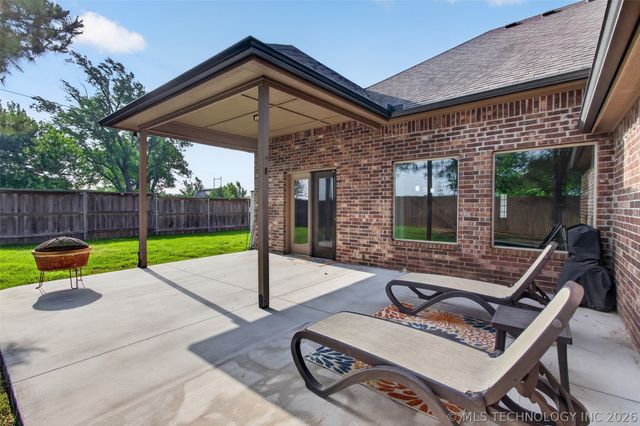 1955 E 136th Street S, Glenpool, OK 74033