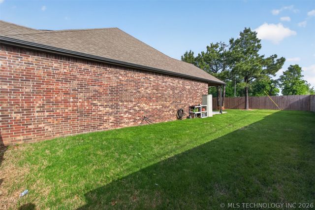 1955 E 136th Street S, Glenpool, OK 74033