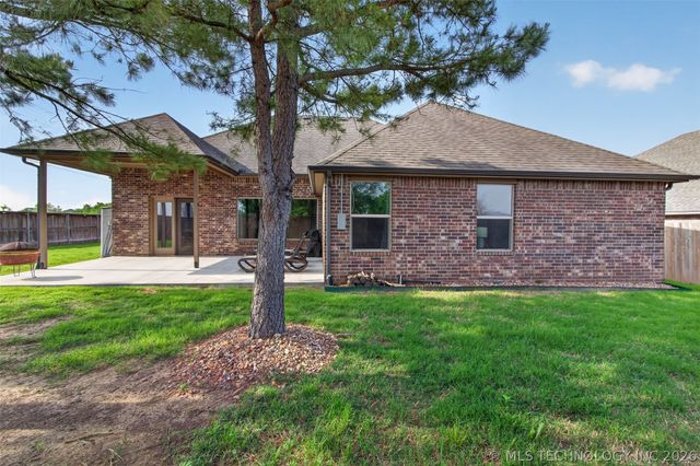 1955 E 136th Street S, Glenpool, OK 74033