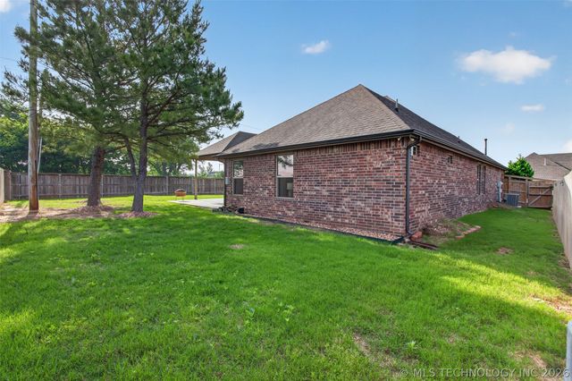 1955 E 136th Street S, Glenpool, OK 74033
