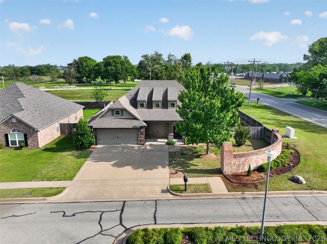 1955 E 136th Street S, Glenpool, OK 74033