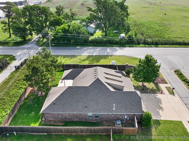 1955 E 136th Street S, Glenpool, OK 74033