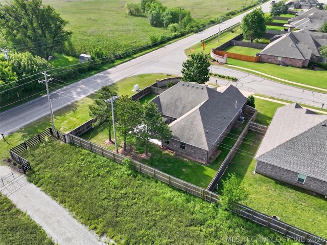 1955 E 136th Street S, Glenpool, OK 74033