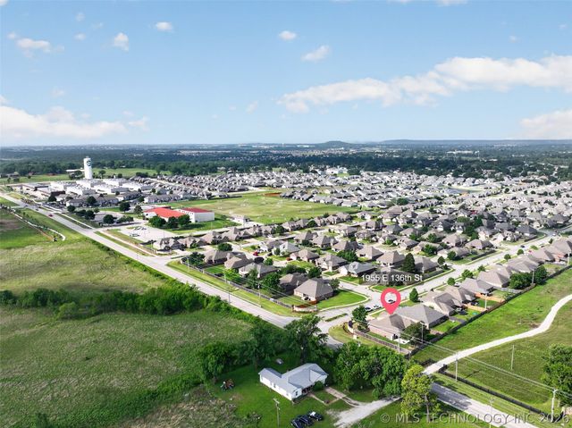 1955 E 136th Street S, Glenpool, OK 74033