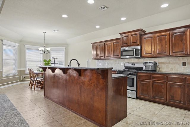 12113 E 69th Street N, Owasso, OK 74055