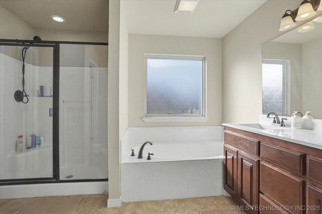 12113 E 69th Street N, Owasso, OK 74055