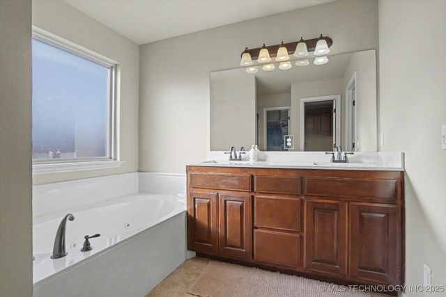 12113 E 69th Street N, Owasso, OK 74055