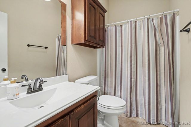 12113 E 69th Street N, Owasso, OK 74055