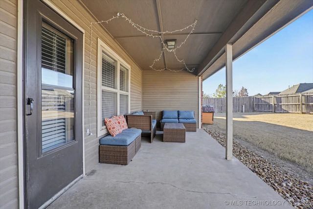 12113 E 69th Street N, Owasso, OK 74055