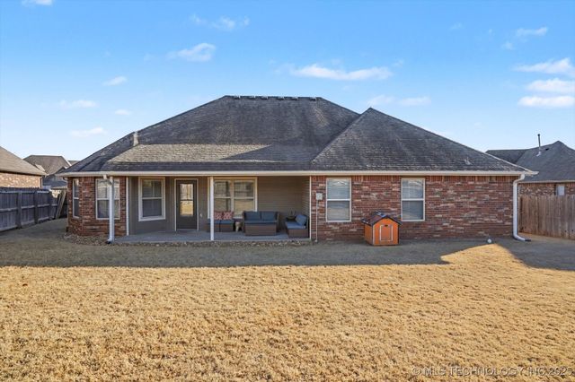 12113 E 69th Street N, Owasso, OK 74055